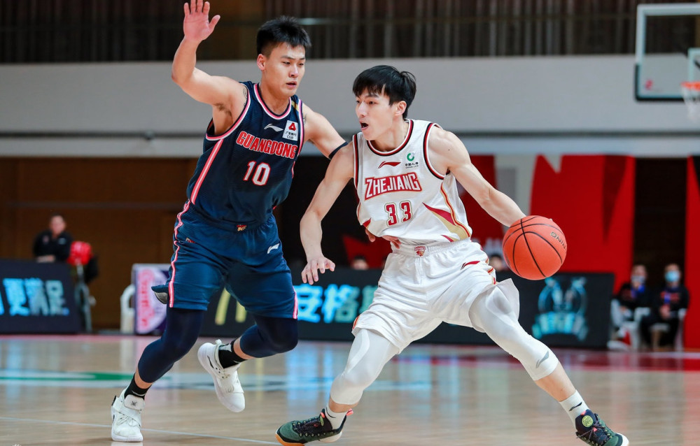 JIUYOU-门兴格拉德巴赫训练开放日，今夜临场应变引欢呼，CBA常规赛在即，轮换策略成焦点的简单介绍